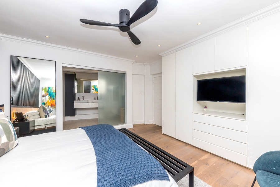 3 Bedroom Property for Sale in Sea Point Western Cape